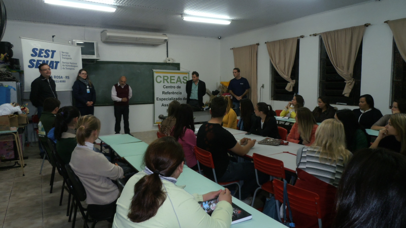 CRAS realiza aula inaugural de mais dois cursos